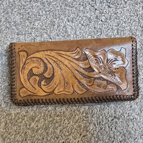 Vintage Tooled Leather MOM Wallet - Picture 2 of 5